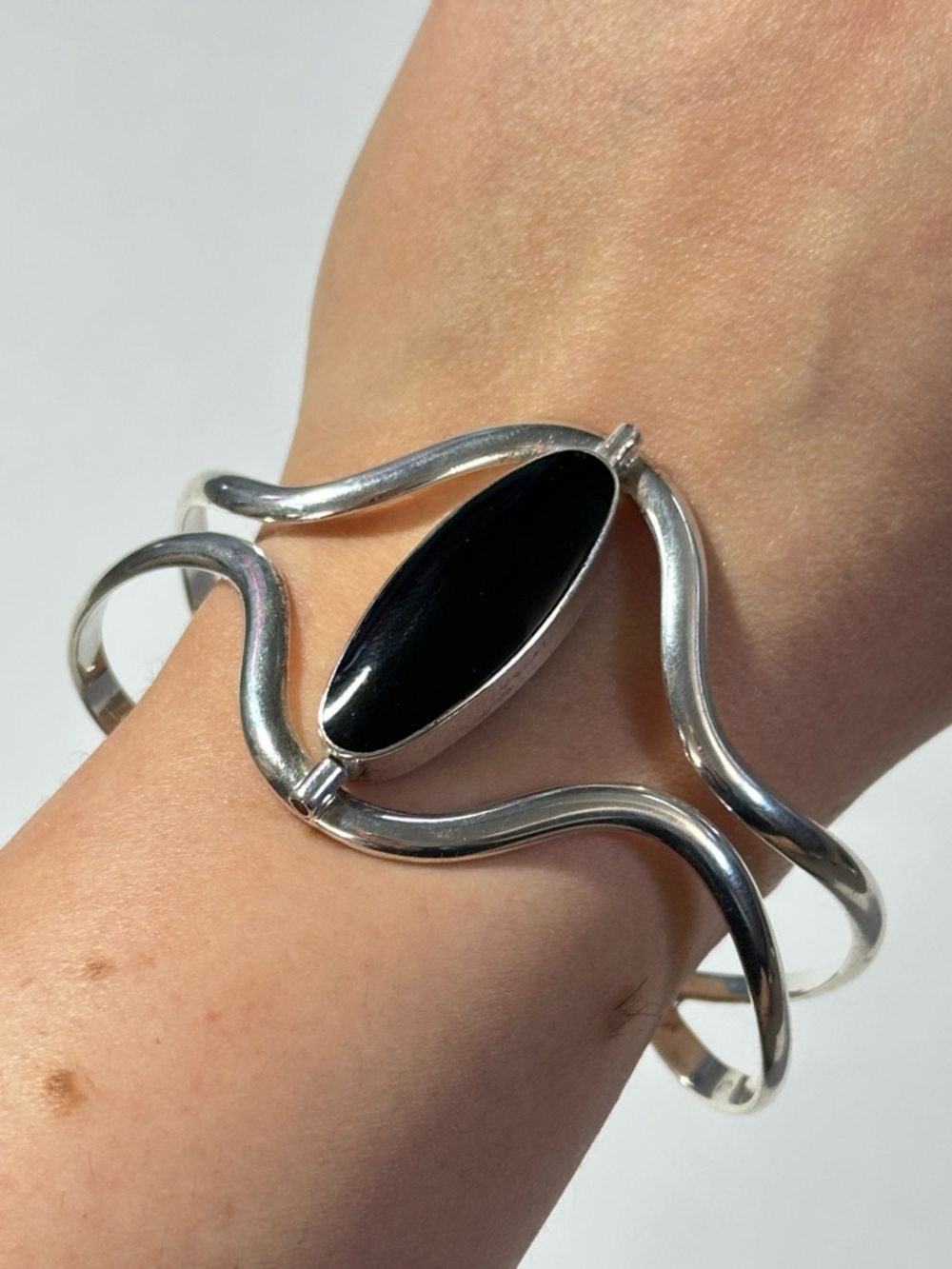 Sterling Silver Mexico Wavy Cuff Bracelet w/ Faux Stone Black Onyx Modernist